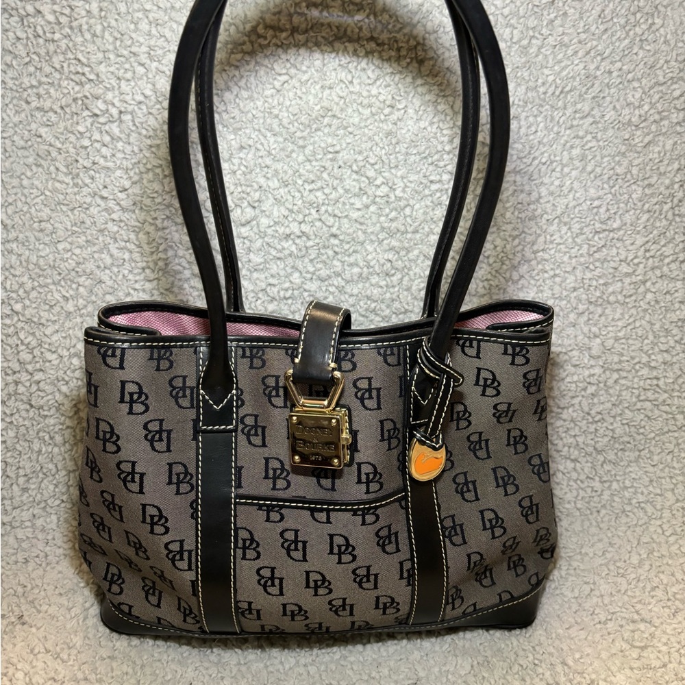 Dooney & Bourke